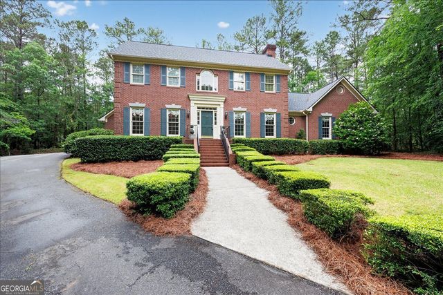 5784 Kentucky Downs Drive, Macon, GA 31210