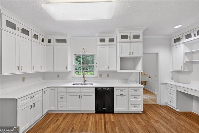 5784 Kentucky Downs Drive, Macon, GA 31210