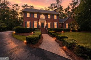 5784 Kentucky Downs Drive, Macon, GA 31210