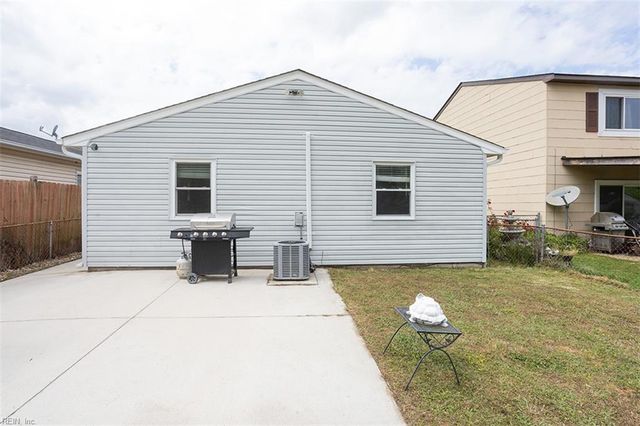 1247 New Land DR, Virginia Beach, VA 23453