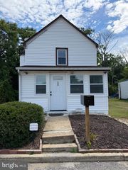 135 WATER ST, Swedesboro, NJ 08085