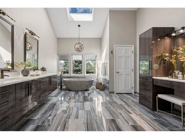 16 Beacon Hill Ln, Greenwood Village, CO 80111