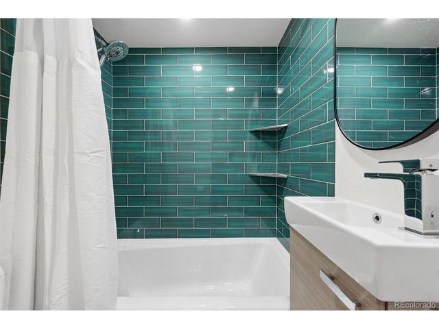 16 Beacon Hill Ln, Greenwood Village, CO 80111