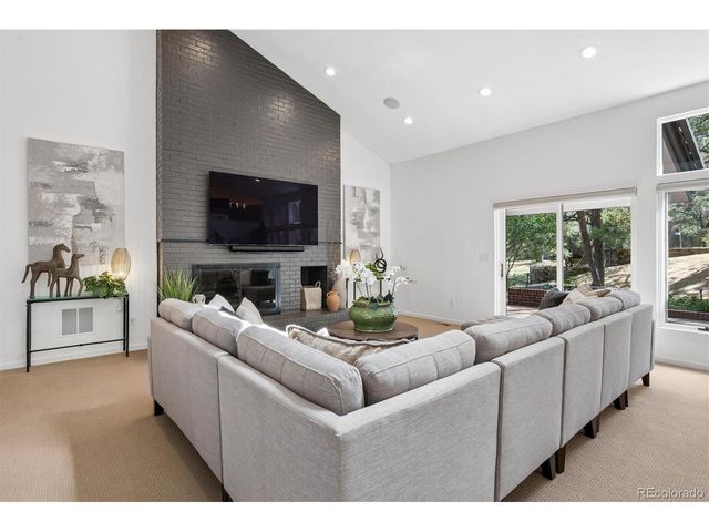 16 Beacon Hill Ln, Greenwood Village, CO 80111