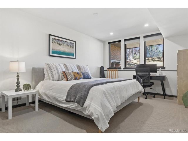 16 Beacon Hill Ln, Greenwood Village, CO 80111