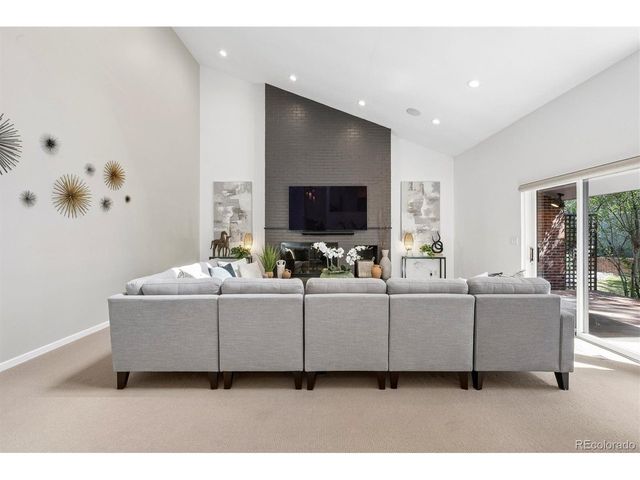16 Beacon Hill Ln, Greenwood Village, CO 80111