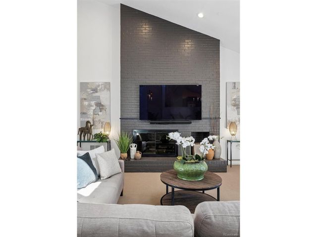 16 Beacon Hill Ln, Greenwood Village, CO 80111