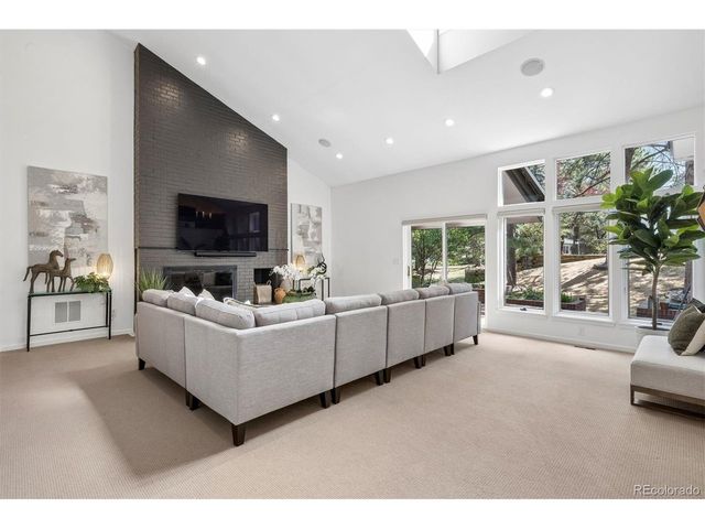16 Beacon Hill Ln, Greenwood Village, CO 80111