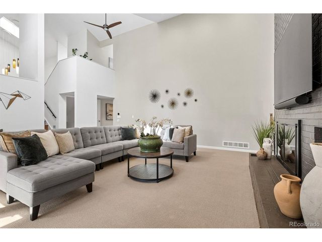 16 Beacon Hill Ln, Greenwood Village, CO 80111