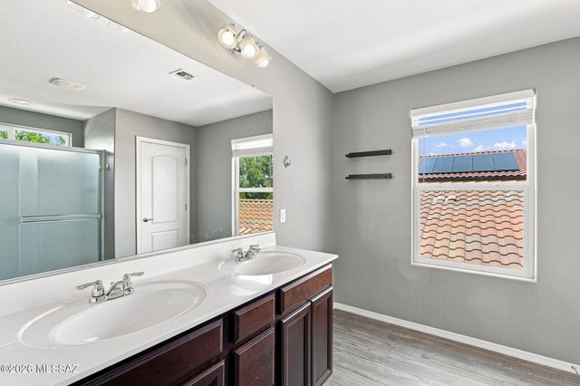 7521 E Kinnison Wash Loop, Tucson, AZ 85730