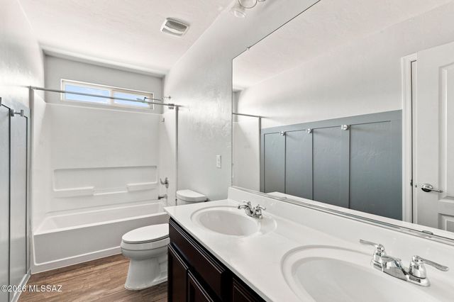 7521 E Kinnison Wash Loop, Tucson, AZ 85730
