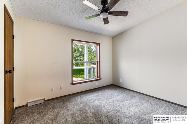 8017 Bondesson Street, Omaha, NE 68122