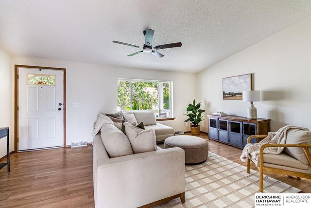 8017 Bondesson Street, Omaha, NE 68122