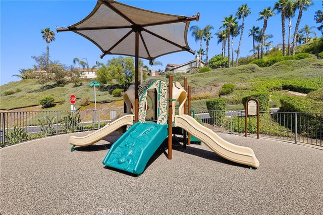 28815 El Adolfo, Laguna Niguel, CA 92677
