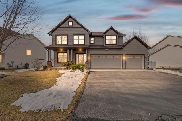1820 Foothill Trail, Shakopee, MN 55379