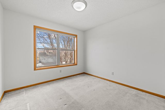 1820 Foothill Trail, Shakopee, MN 55379