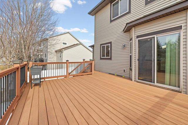 1820 Foothill Trail, Shakopee, MN 55379