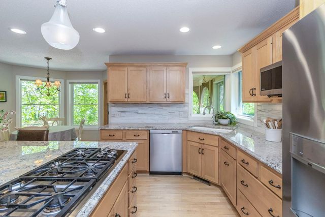 472 Vadnais Lake Drive, Vadnais Heights, MN 55127