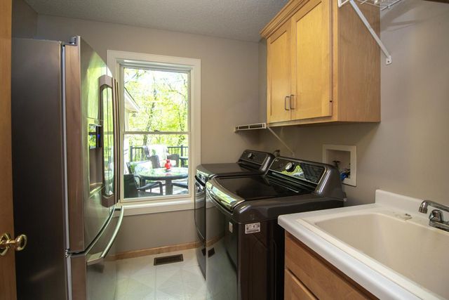 472 Vadnais Lake Drive, Vadnais Heights, MN 55127
