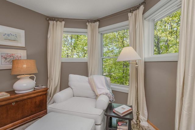 472 Vadnais Lake Drive, Vadnais Heights, MN 55127