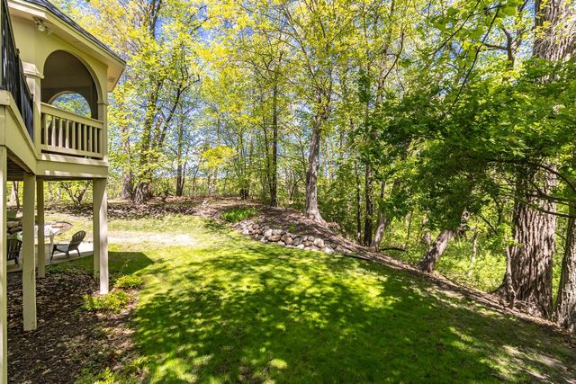 472 Vadnais Lake Drive, Vadnais Heights, MN 55127