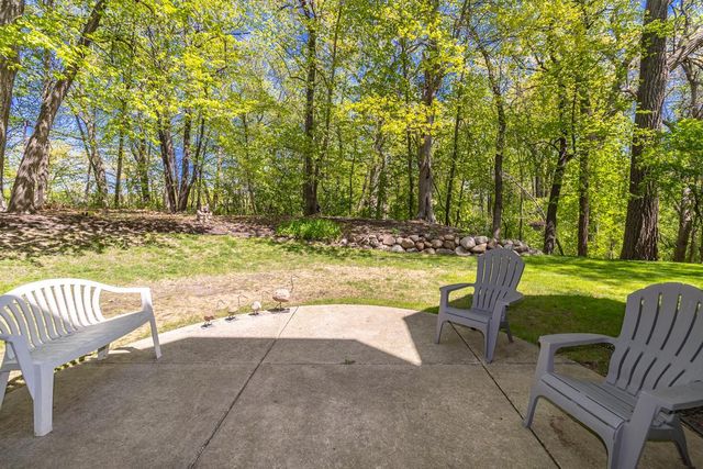 472 Vadnais Lake Drive, Vadnais Heights, MN 55127