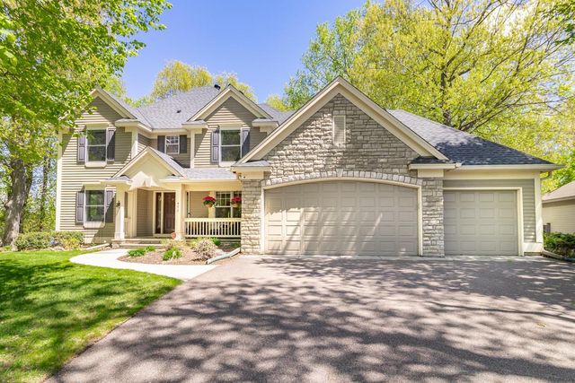 472 Vadnais Lake Drive, Vadnais Heights, MN 55127