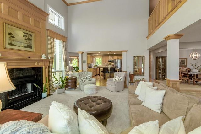472 Vadnais Lake Drive, Vadnais Heights, MN 55127