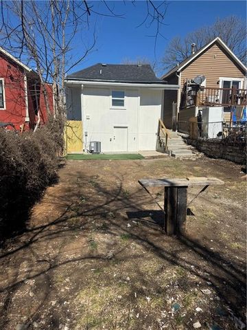 961 Tenny Avenue, Kansas City, KS 66101