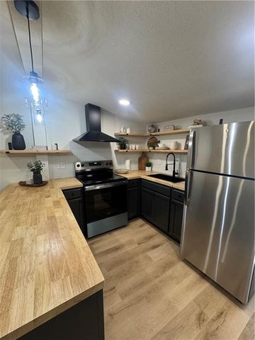 961 Tenny Avenue, Kansas City, KS 66101