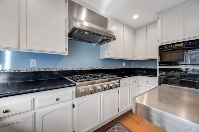 70 Noonan Ranch Cir, Santa Rosa, CA 95403