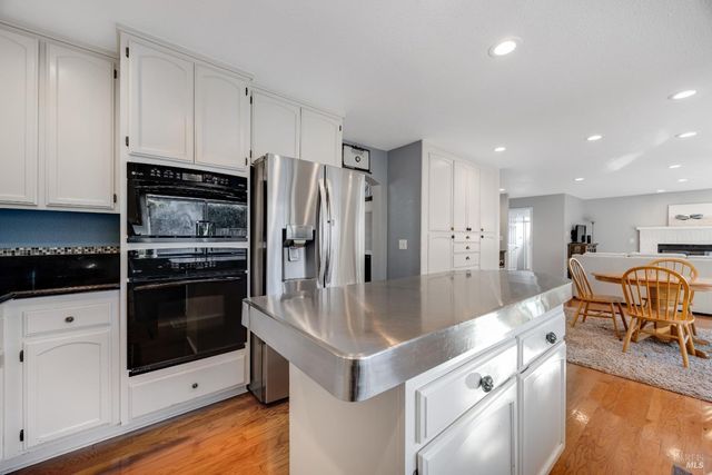 70 Noonan Ranch Cir, Santa Rosa, CA 95403