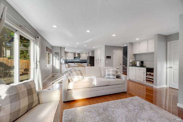 70 Noonan Ranch Cir, Santa Rosa, CA 95403