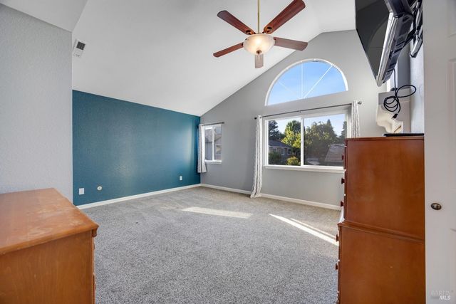 70 Noonan Ranch Cir, Santa Rosa, CA 95403