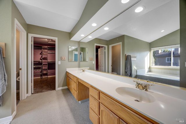 70 Noonan Ranch Cir, Santa Rosa, CA 95403