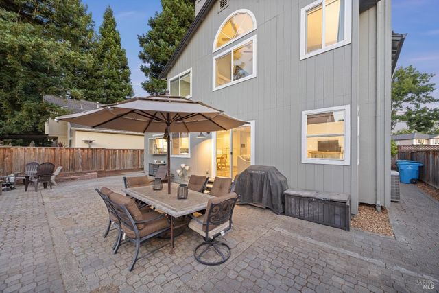 70 Noonan Ranch Cir, Santa Rosa, CA 95403