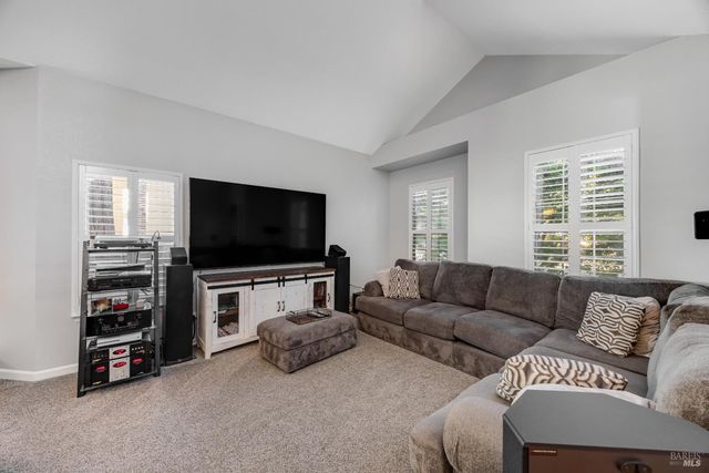 70 Noonan Ranch Cir, Santa Rosa, CA 95403