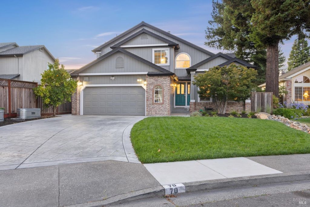 70 Noonan Ranch Cir, Santa Rosa, CA 95403