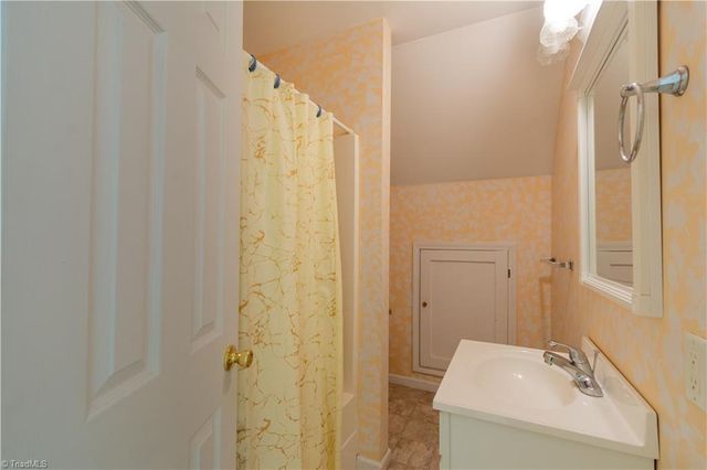 6055 Wind Shadow Lane, Walkertown, NC 27051