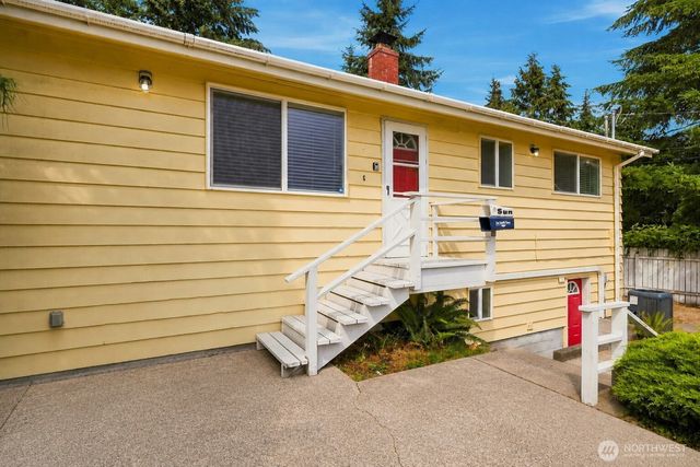 3221 Quatermass Avenue NE, Bremerton, WA 98310