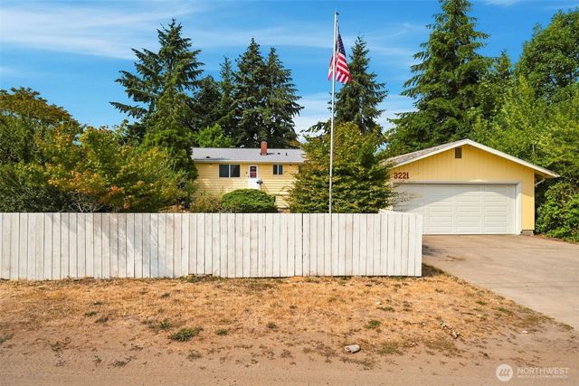 3221 Quatermass Avenue NE, Bremerton, WA 98310