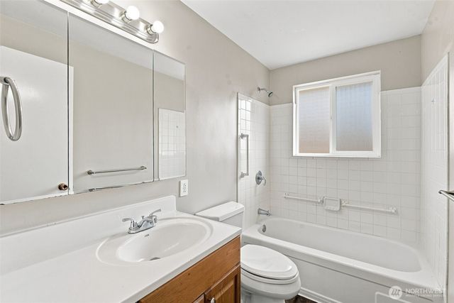 3221 Quatermass Avenue NE, Bremerton, WA 98310