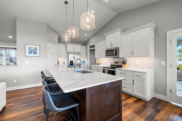 2000 DOBBY STREET, De Pere, WI 54115