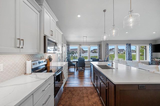 2000 DOBBY STREET, De Pere, WI 54115