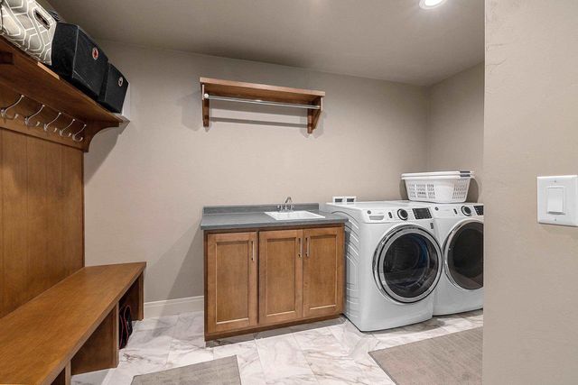 2000 DOBBY STREET, De Pere, WI 54115