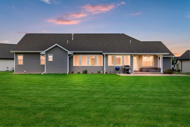 2000 DOBBY STREET, De Pere, WI 54115