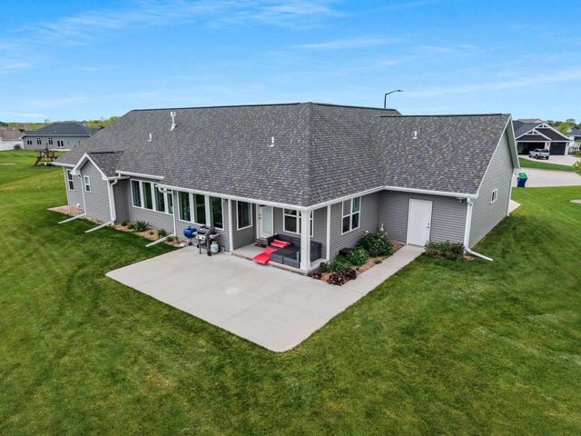 2000 DOBBY STREET, De Pere, WI 54115