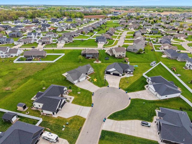 2000 DOBBY STREET, De Pere, WI 54115