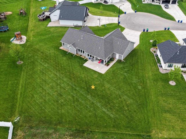 2000 DOBBY STREET, De Pere, WI 54115