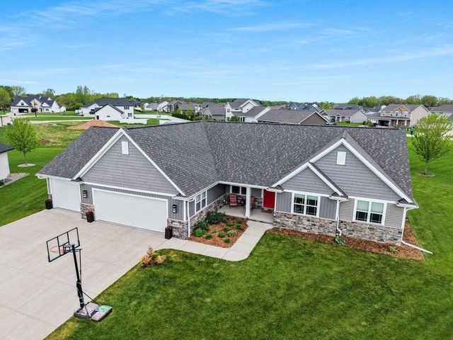 2000 DOBBY STREET, De Pere, WI 54115